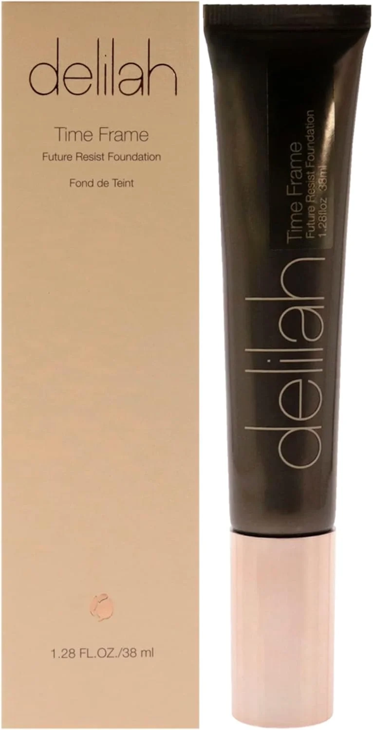 Future Resist Foundation SPF 20 in Pebble