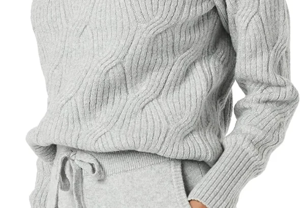 Amazon Essentials Women's Soft Touch Chunky Knit Sweater, Funnel Neck Cable Pullover