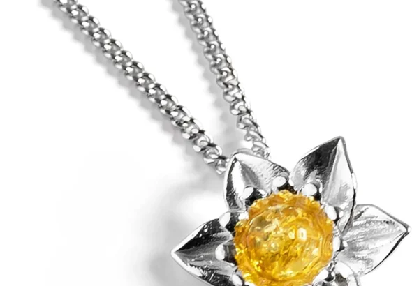 HENRYKA Daffodil Flower Collection - 925 Solid Sterling Silver & Baltic Amber | Beautiful Welsh & Spring Floral Symbolism | Lovely Gift or Bridesmaid Accessory | Hypoallergenic | Pair With Any Outfit