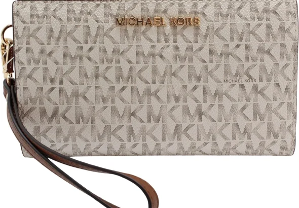 Michael Kors Women's Jet Set Travel Flat Multifunction Smartphone ID and Card Sleeve, One Size