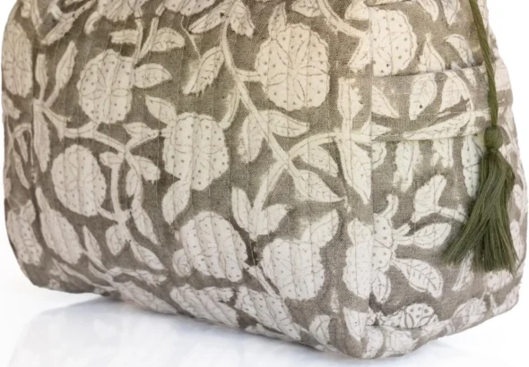 Arthur Cameron - Nalin Floral Quilted Cosmetic Bag  Travel Wash Bag for Women, Makeup & Pouch, Lightweight Zip Beauty Case, Gift for Her (Large)
